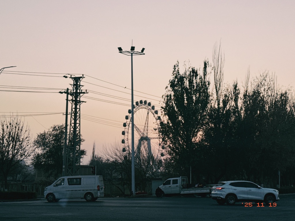 回酒店路上遇到的「吐鲁番之眼」