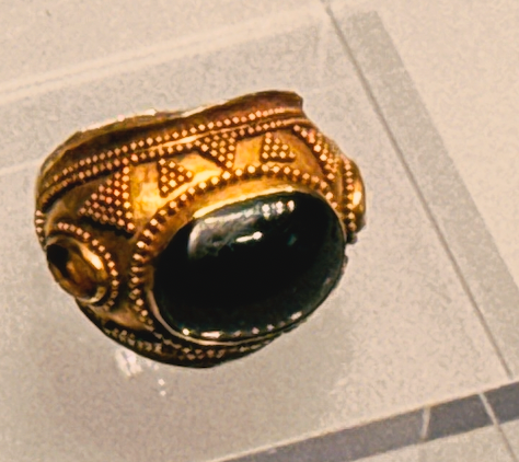 汉代的金戒指，工艺已是如此精美