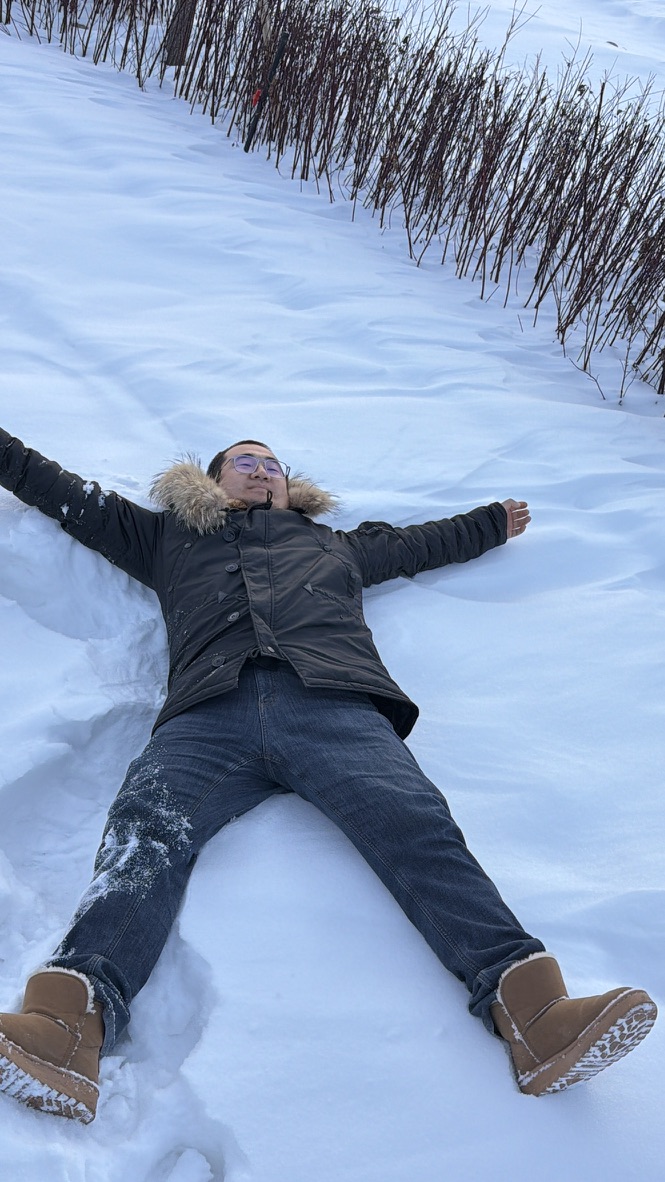 雪地很纯洁，没人破坏，于是我破坏一下