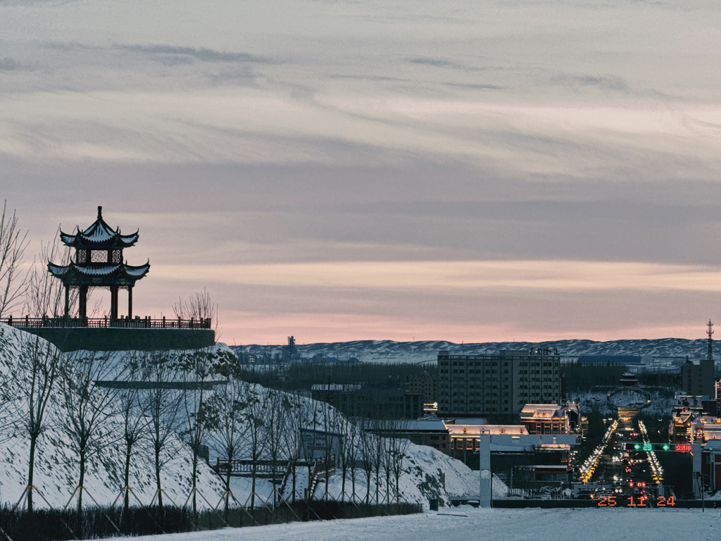 半山腰还有一个美丽的观景亭