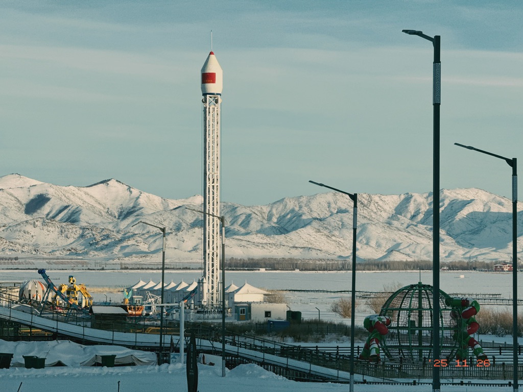 可可苏里公园里比火箭还可怕的东西——火箭样子的跳楼机