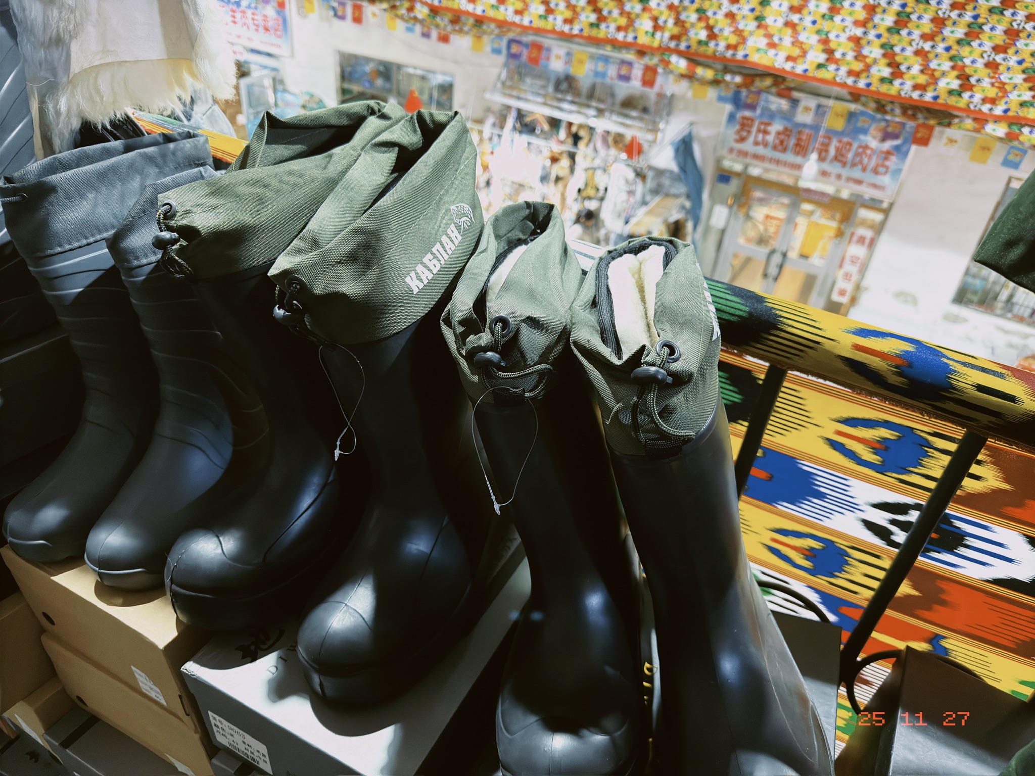 这雨靴看着很好，我先拍一下存档