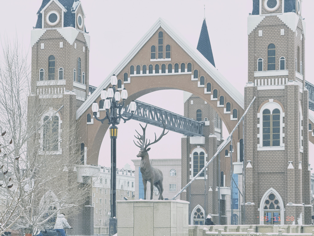 布尔津喀纳斯塔桥