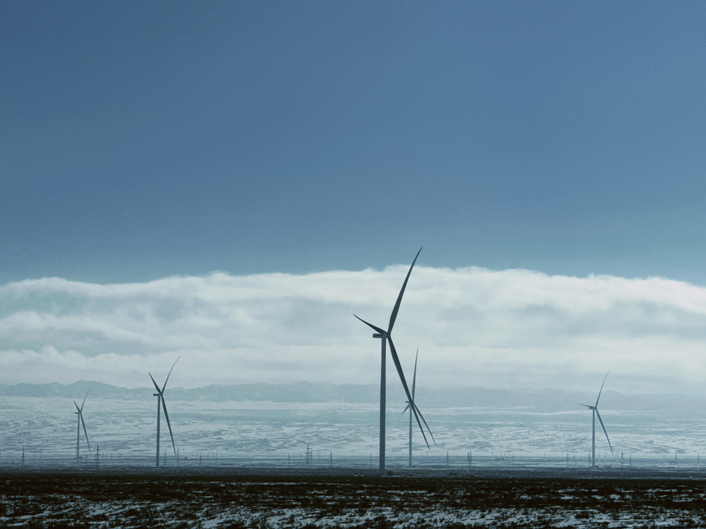 云团之下的大风车