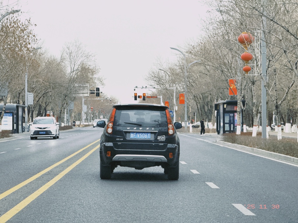 路上竟然看到一台烟台老乡车