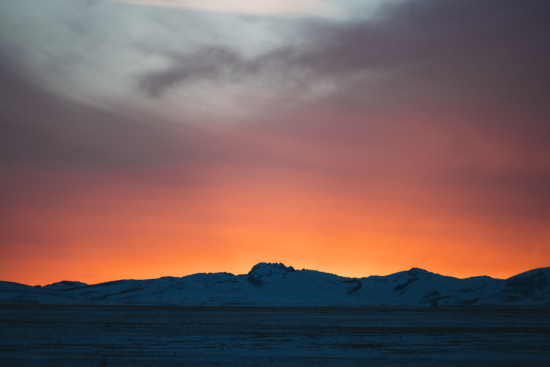 而西边的太阳已经落山