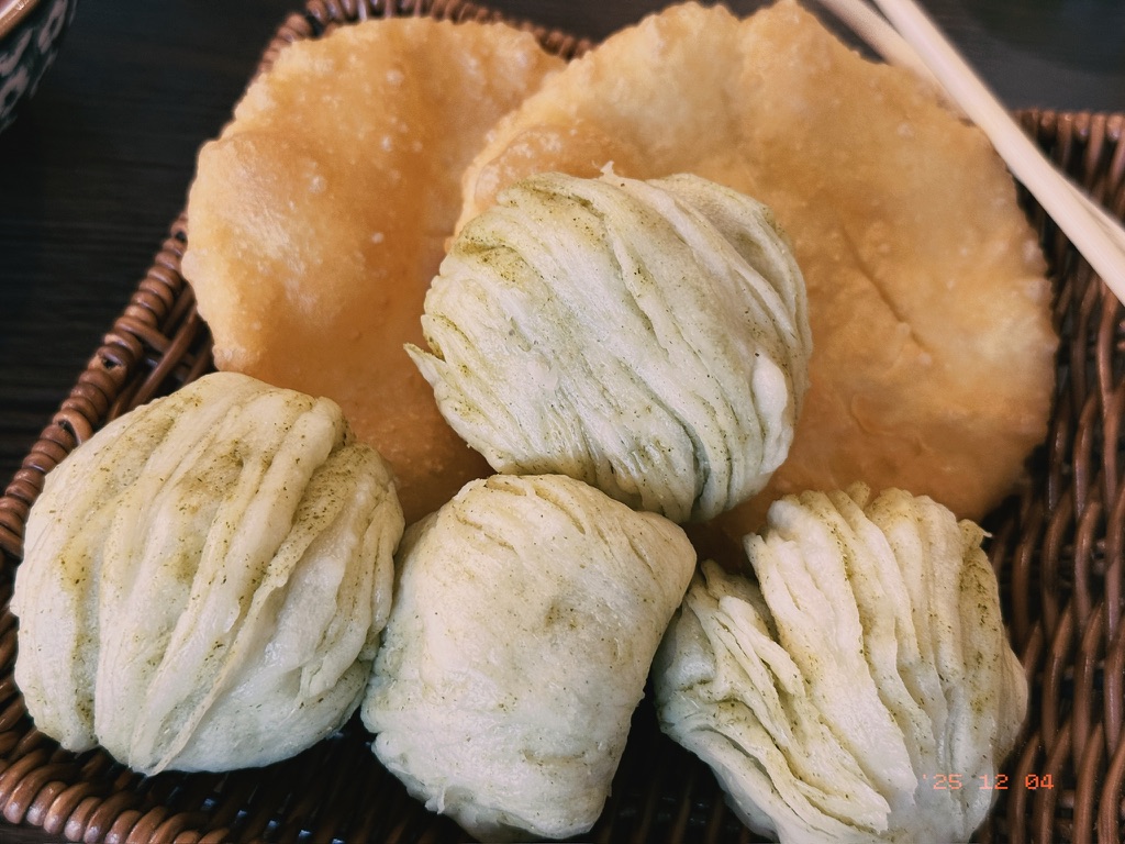 配送的馒头和油饼