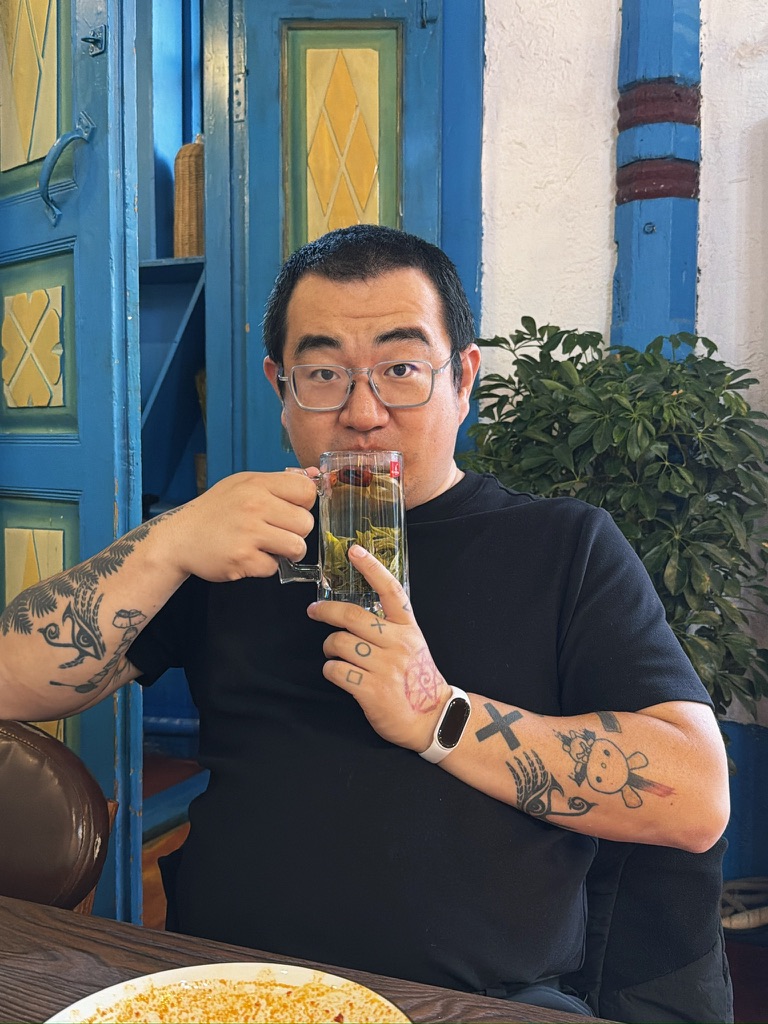 爱喝甜三炮台的毛