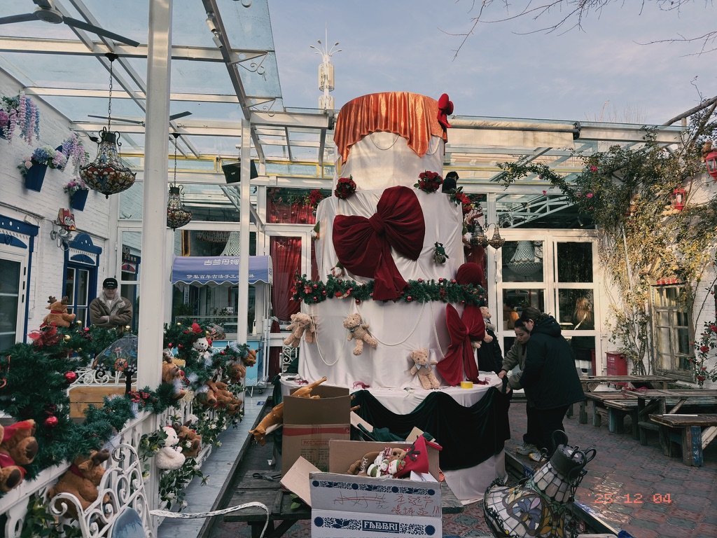 巨大的圣诞蛋糕树