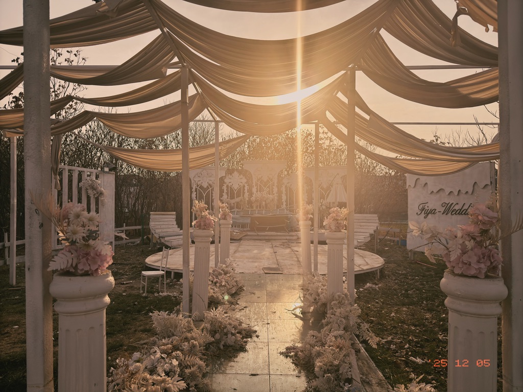 一个废弃的婚礼现场