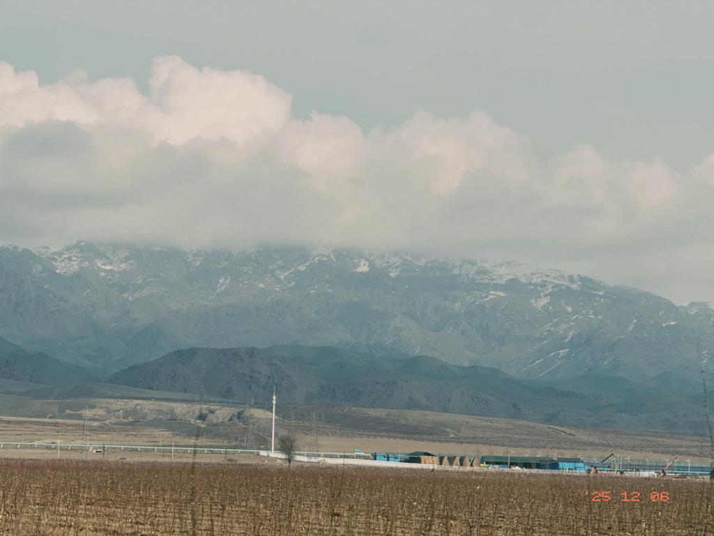 从伊宁出来后的北面