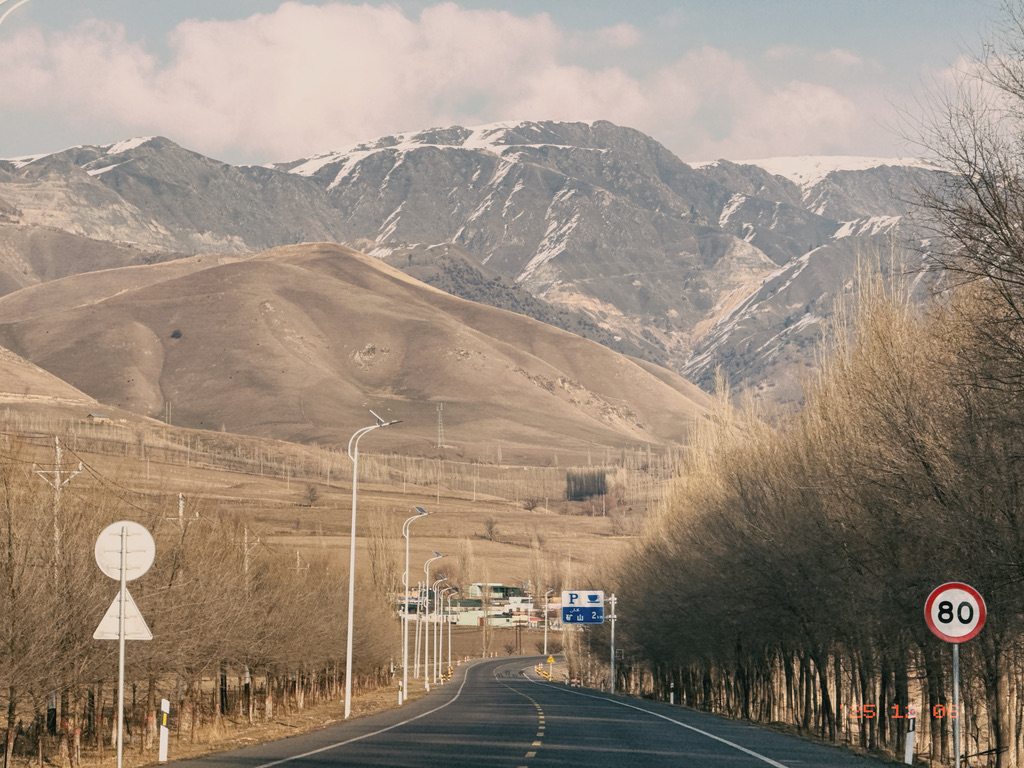 新源县里的天山