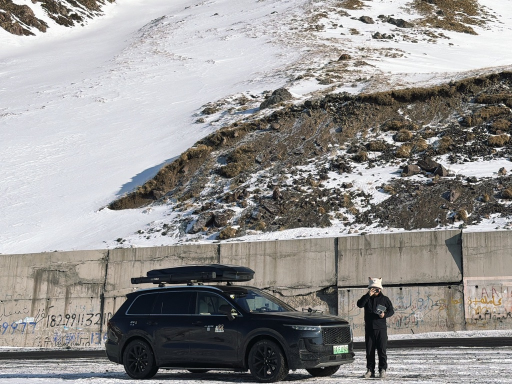 去拿无人机的毛