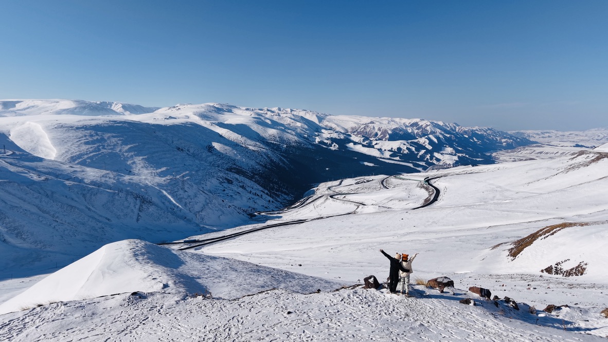 用无人机拍个合照吧！
