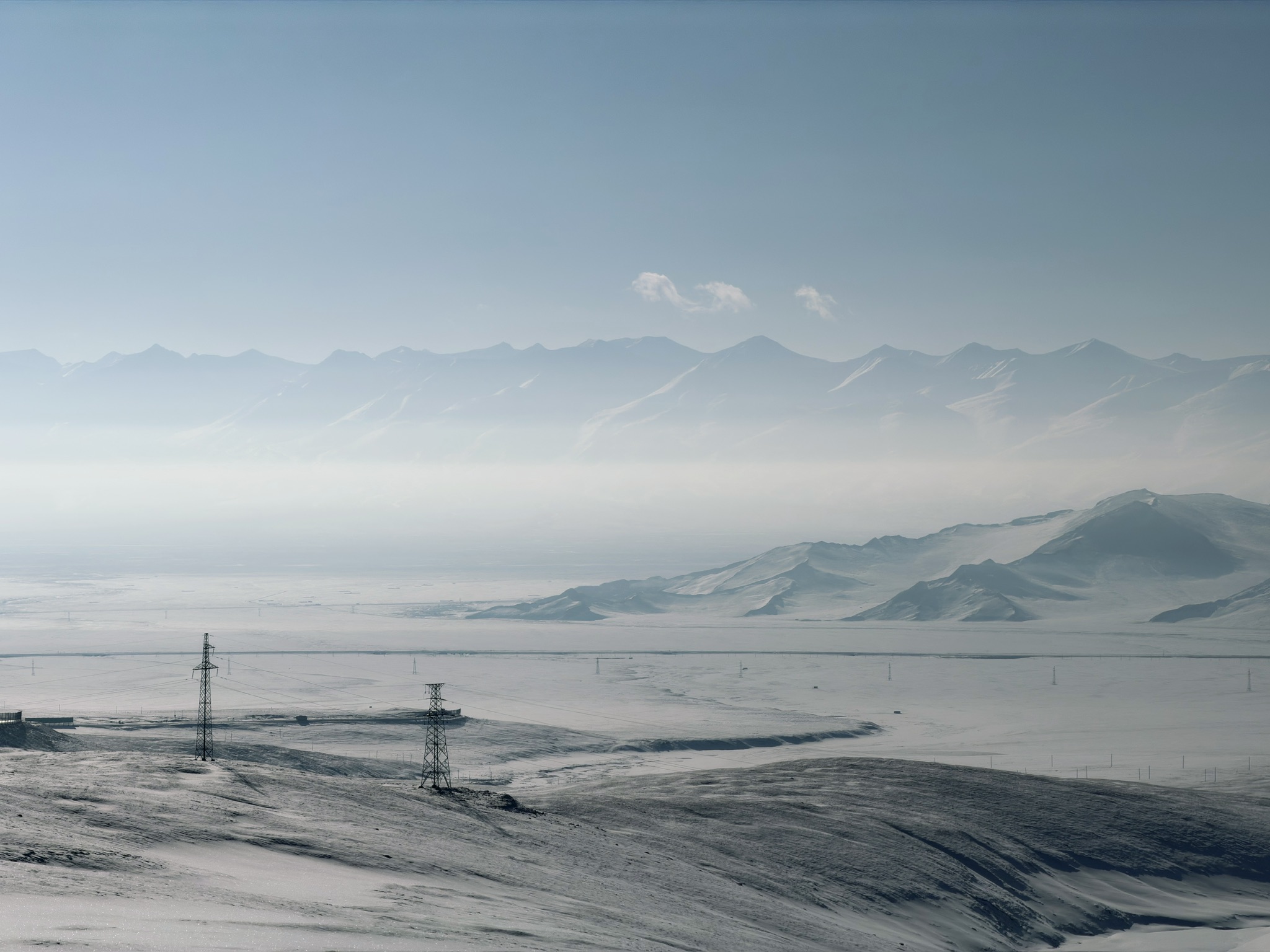 翻山之后的平坦高原
