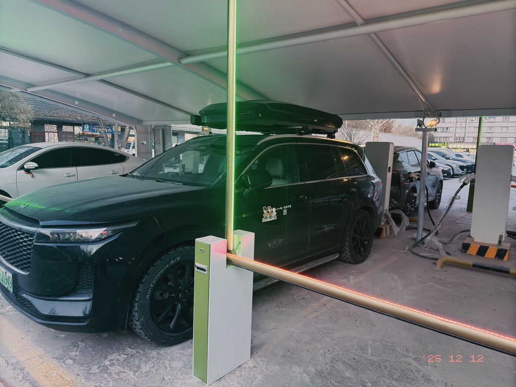 绿色是有人，红色是没人，好吧