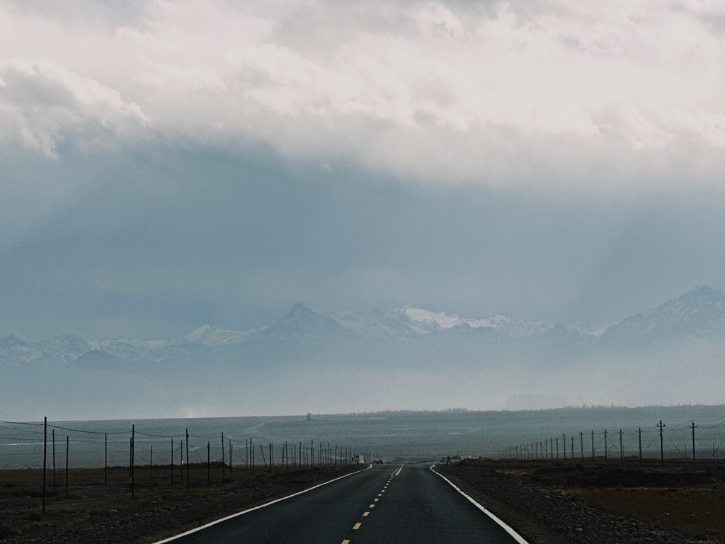 强烈的丁达尔效应