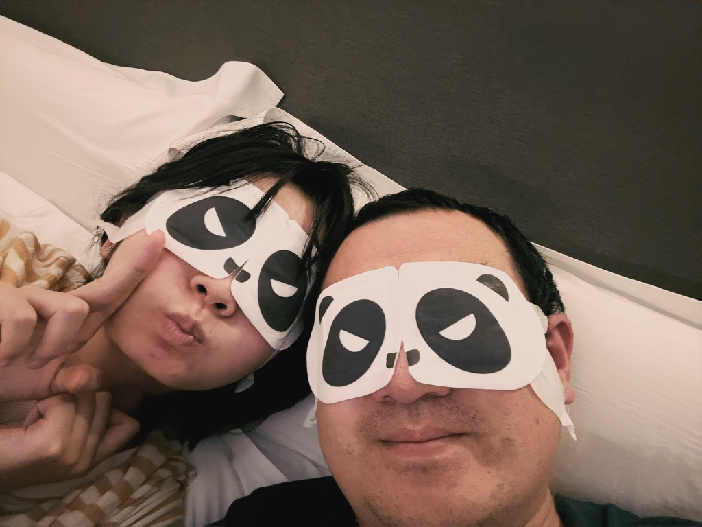 第一个高原之夜，用蒸汽眼罩闷一下，好好休息