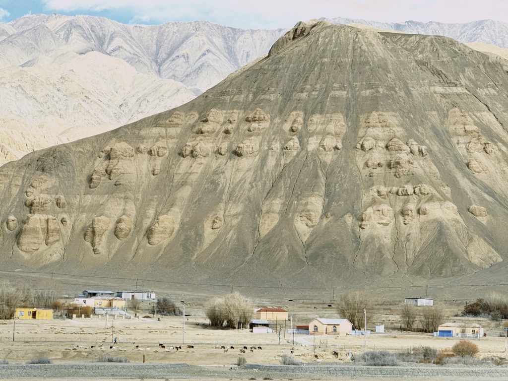 山上凸出来的石块，要是美国人高低得做成总统