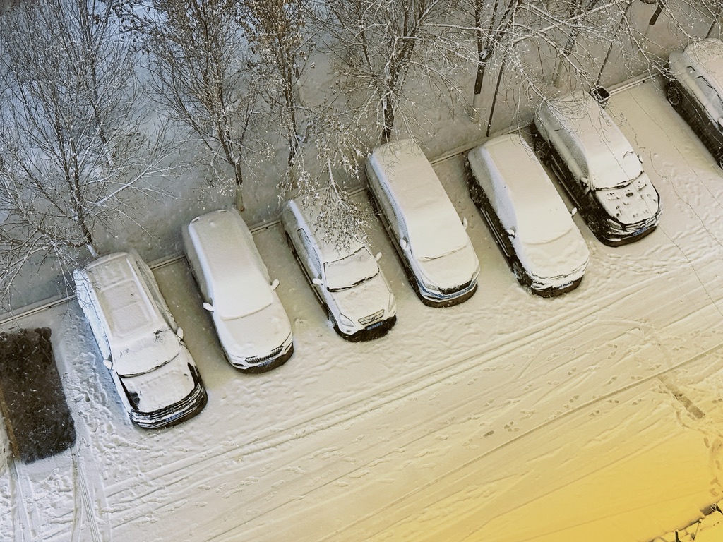 凌晨零点的楼下