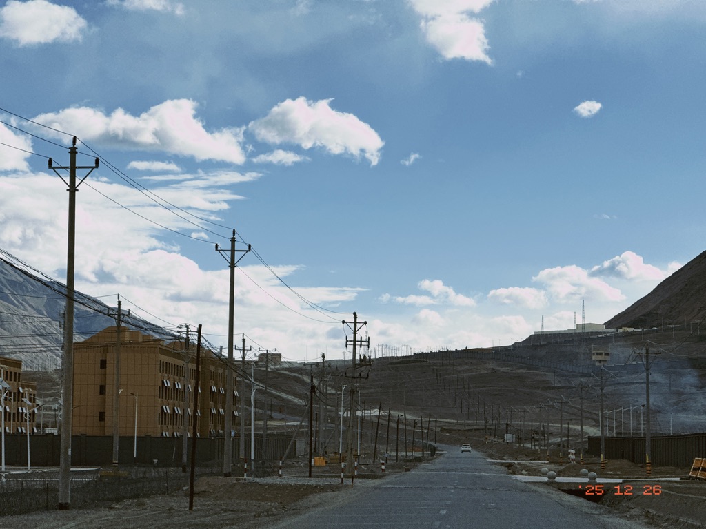 离开三十里营房