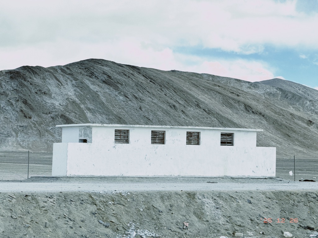 我们路过的时候，墙体已经粉刷过了