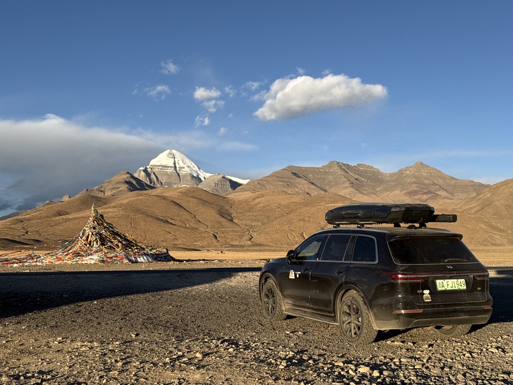车停在冈仁波齐大本营