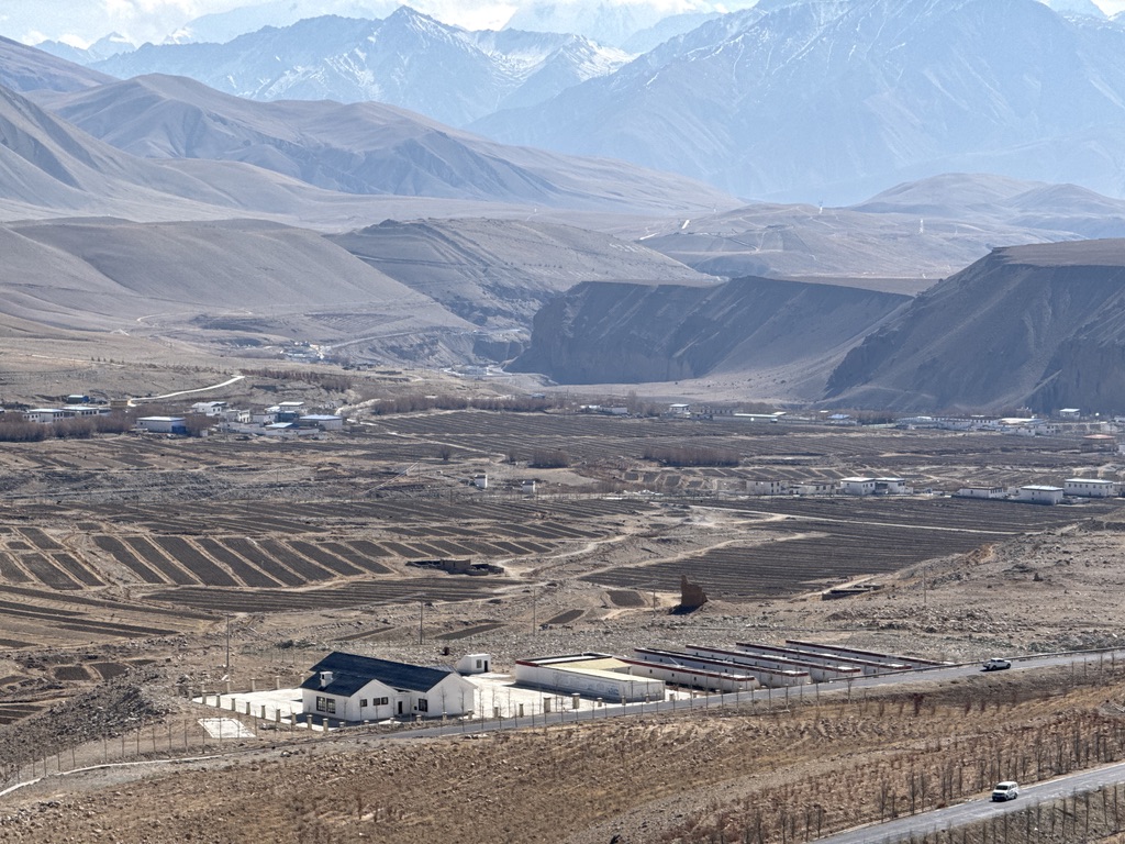 多油大板观景台往下看