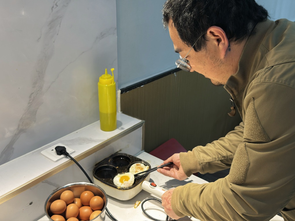 第二天早饭的自助煎蛋