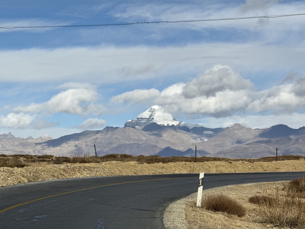 2026 年的第一天，和冈仁波齐告别，继续往东
