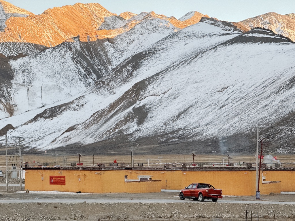 最后的夕阳下，穿越拉藏乡