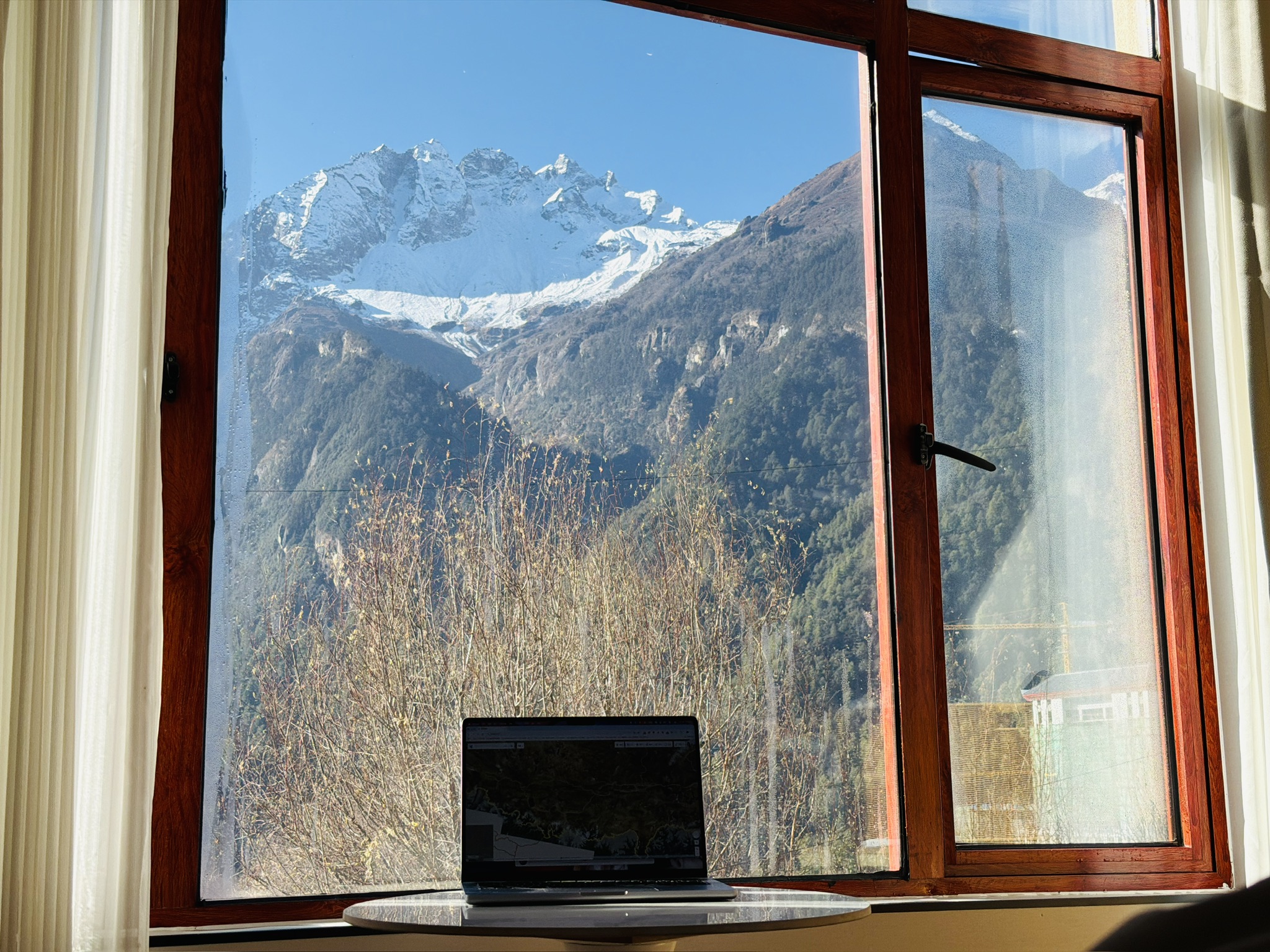 次日一早看到的窗外