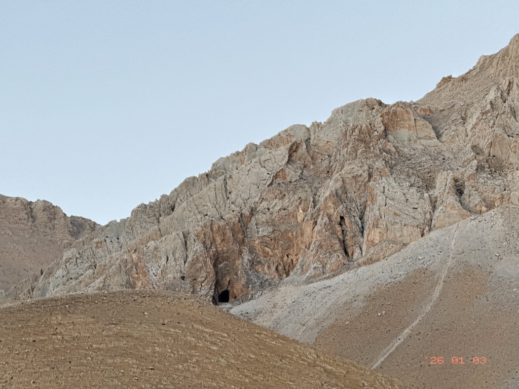 这是个天然的山洞吗？