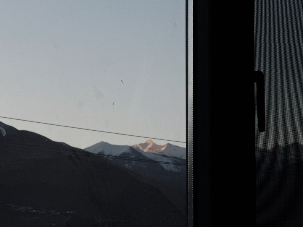 第二天早晨，珠峰叫你起床了