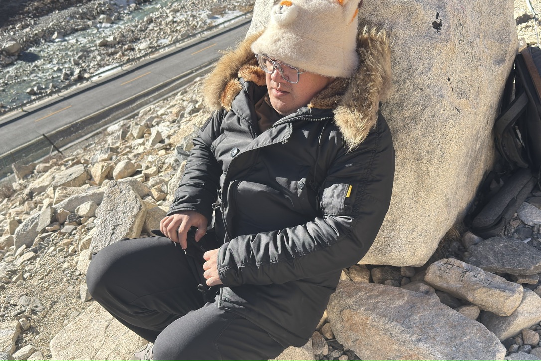 挡风的小石头,还没毛大