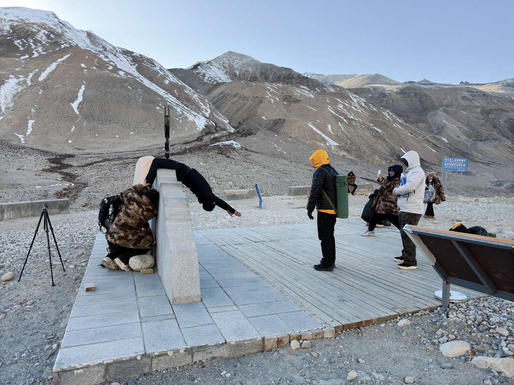 现场拍照的还有高难度的