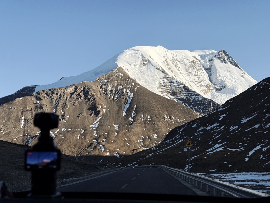 翻越卡若拉山 5039m