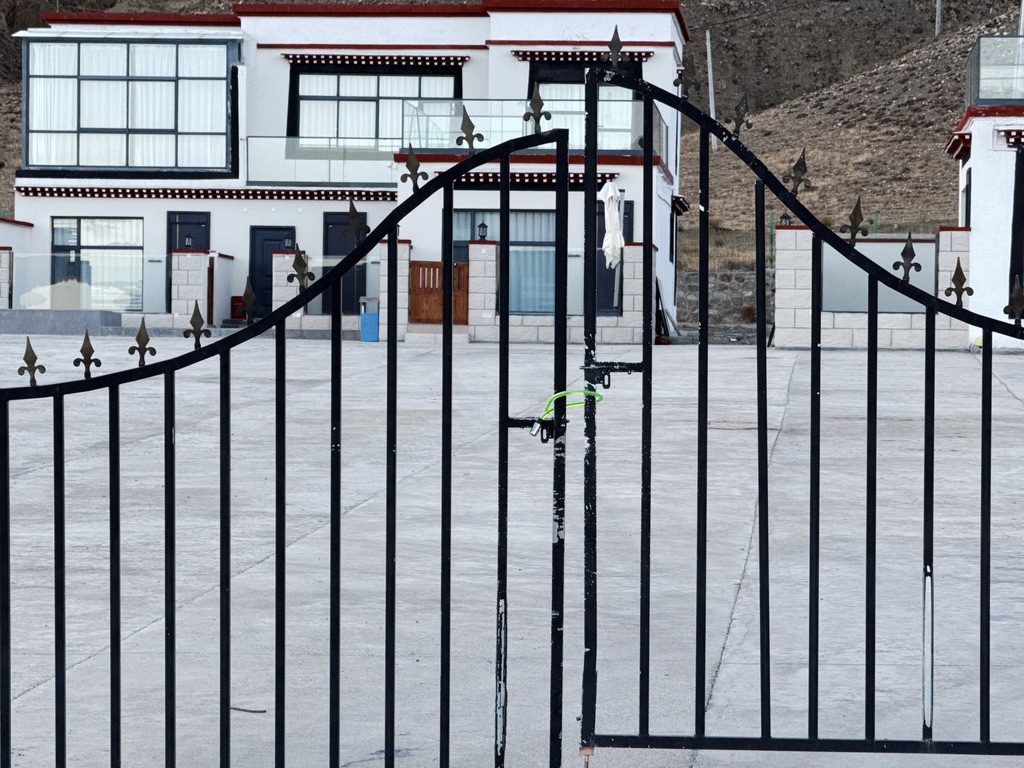 锁着的空母错观景台