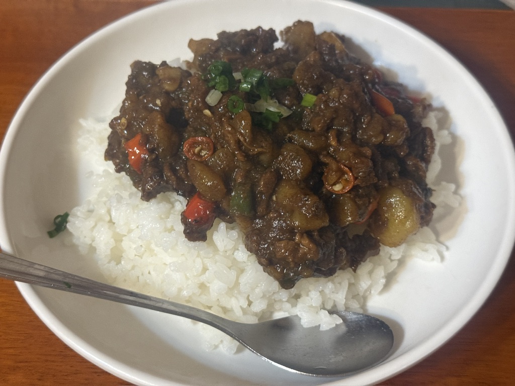 土豆咖喱盖浇饭