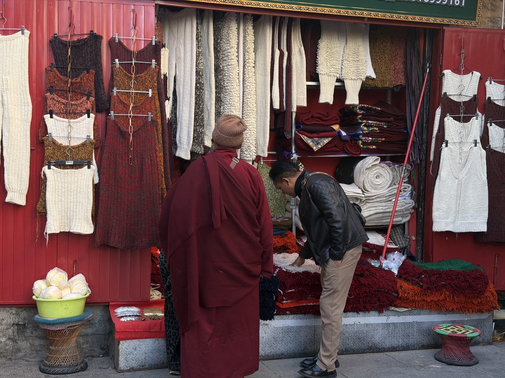 喇嘛的内搭也很重要