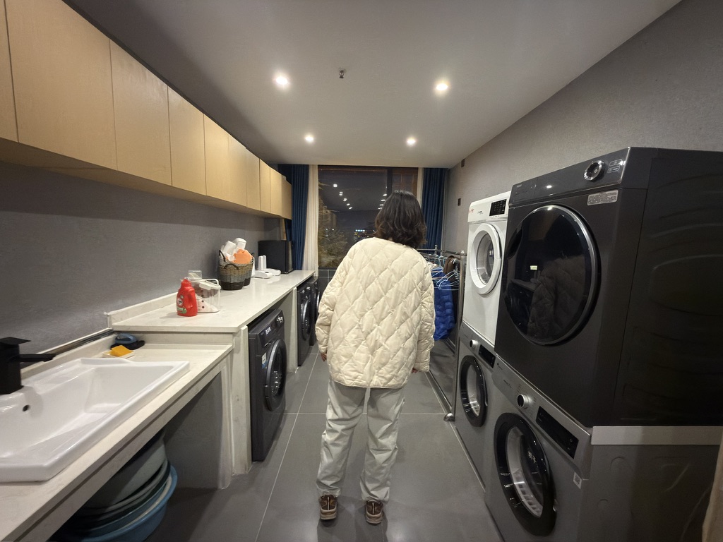 怎么还有这么大的洗衣房