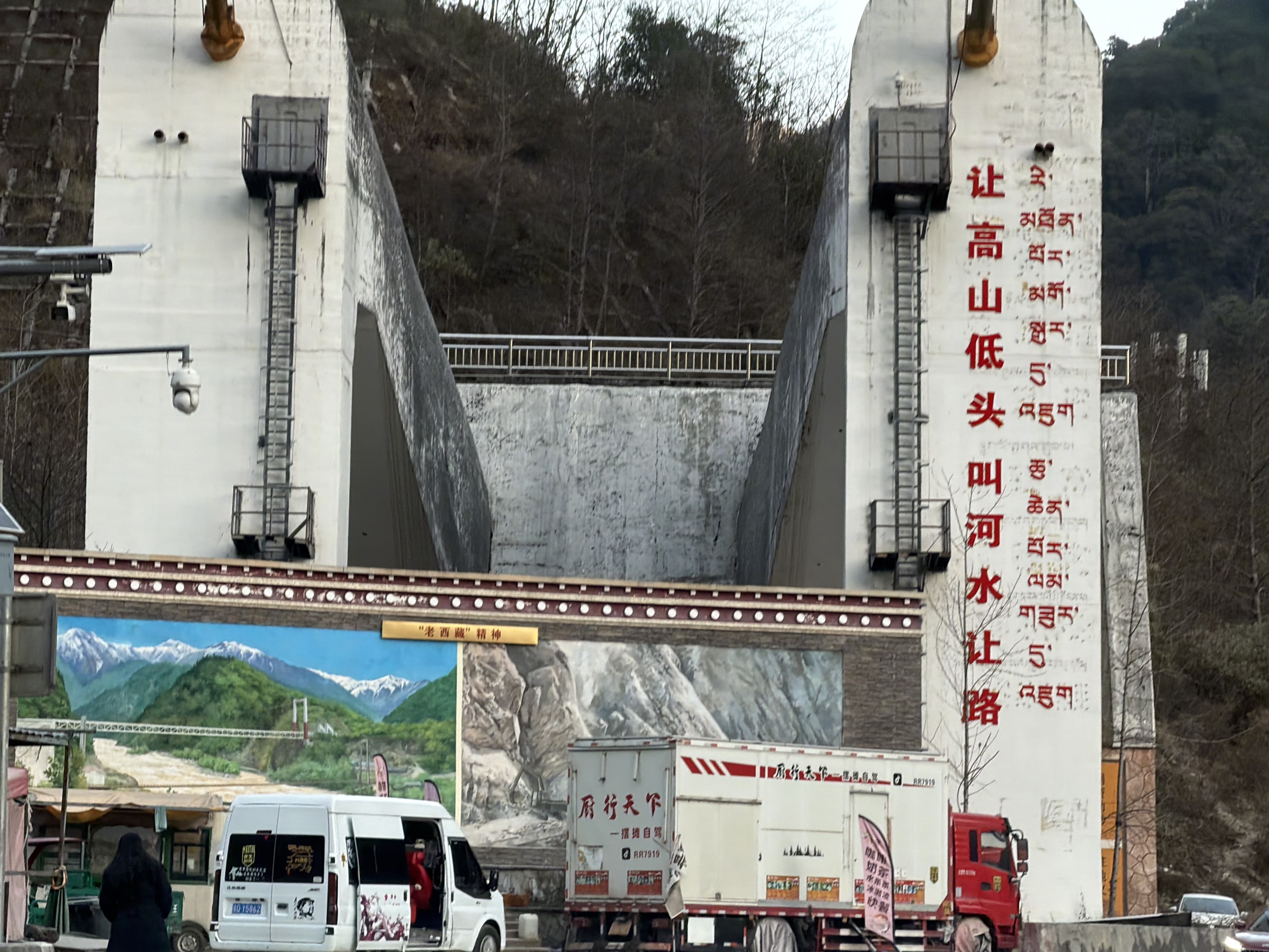 通麦特大桥桥墩