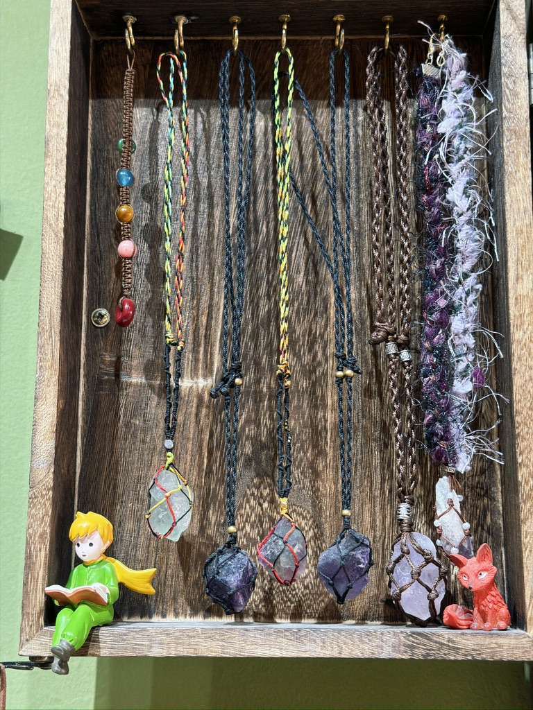 古城里卖石头的