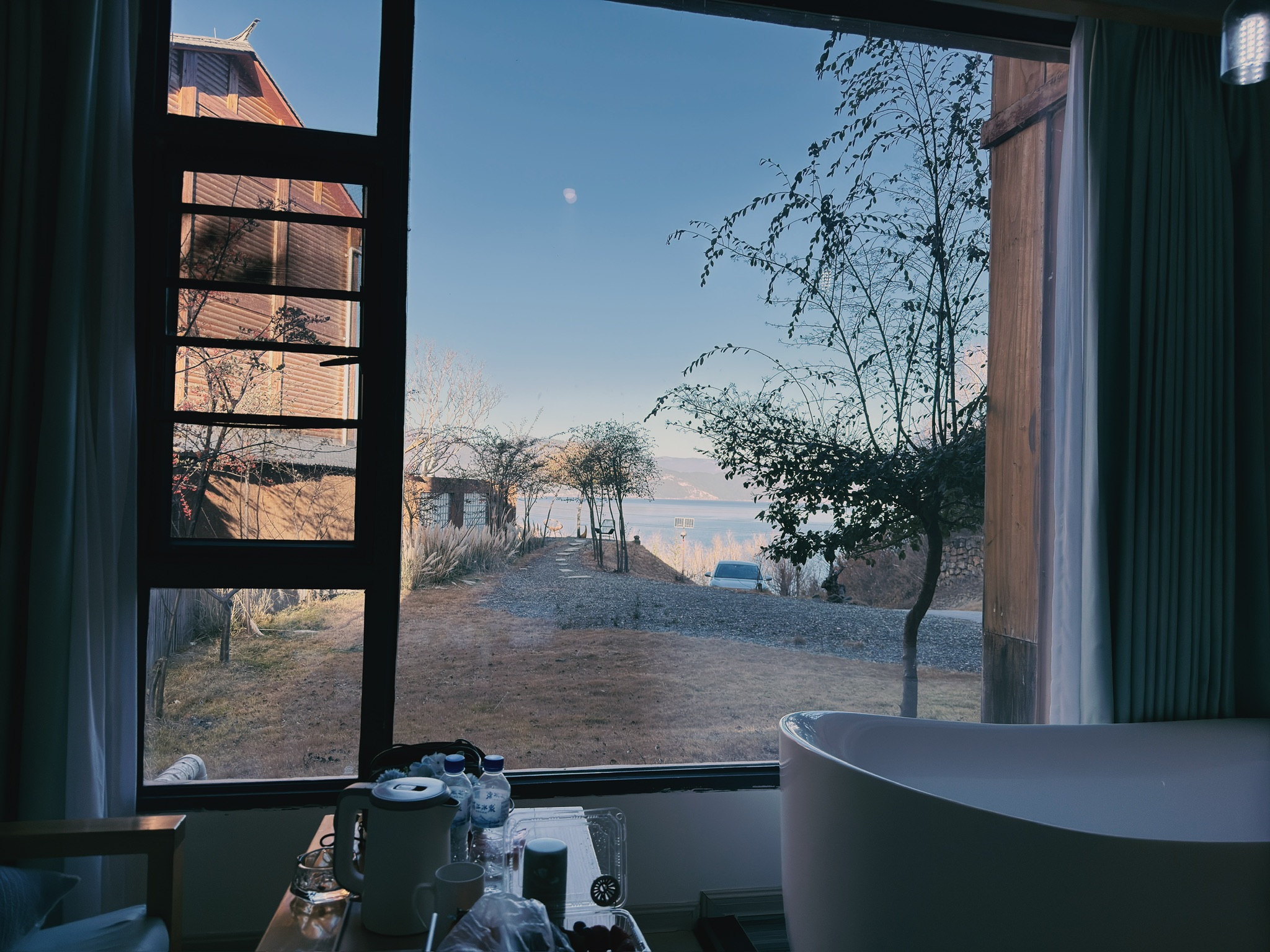 浴缸位置挺好的，但一楼就🤔