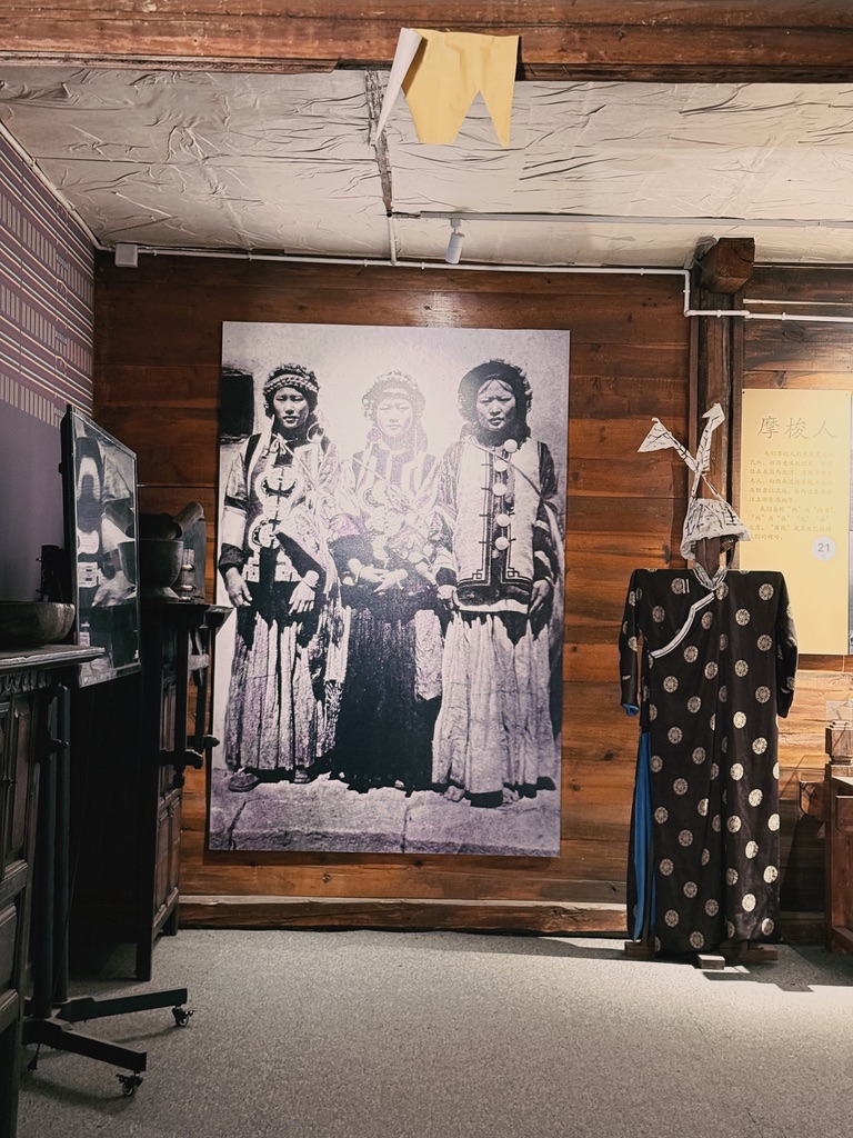 百年前的摩梭人照片