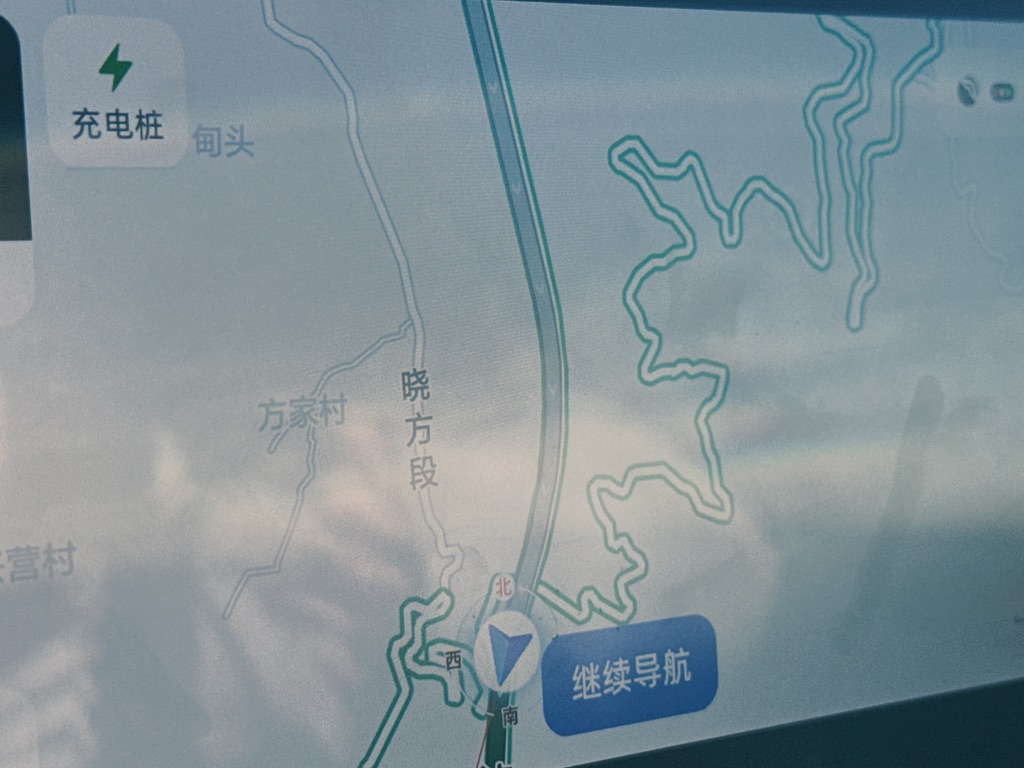 要是没有高速隧道，走的就是那条曲里拐弯的山路了