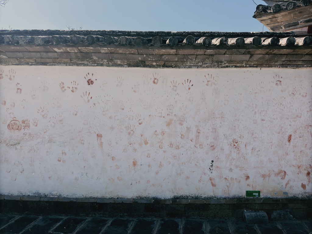 墙上奇怪的血手印,李莫愁要杀这么多人吗?