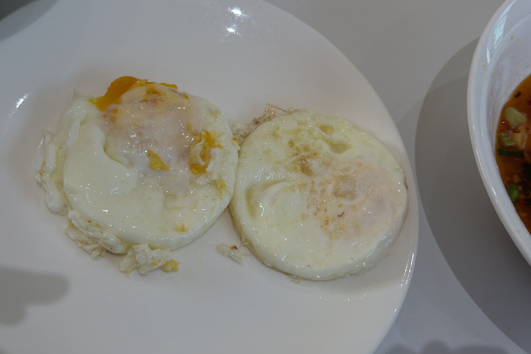 第二天早晨在酒店自助煎蛋煎出完美的溏心蛋