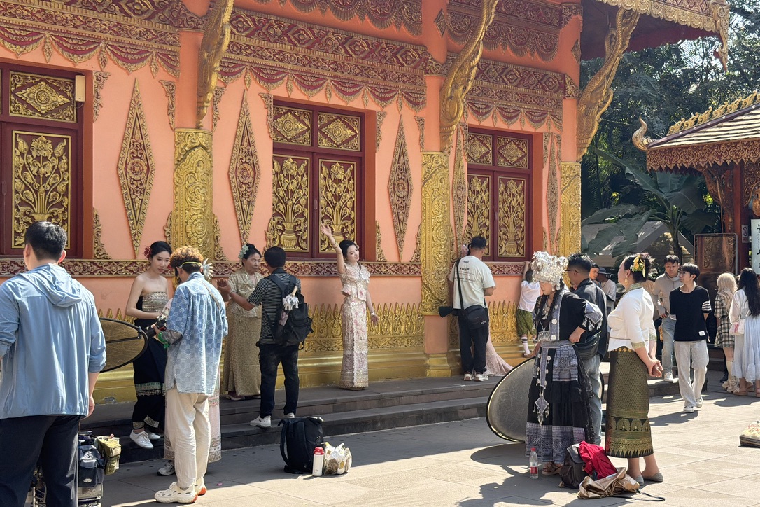 你能从照片中找出多少个摄影师