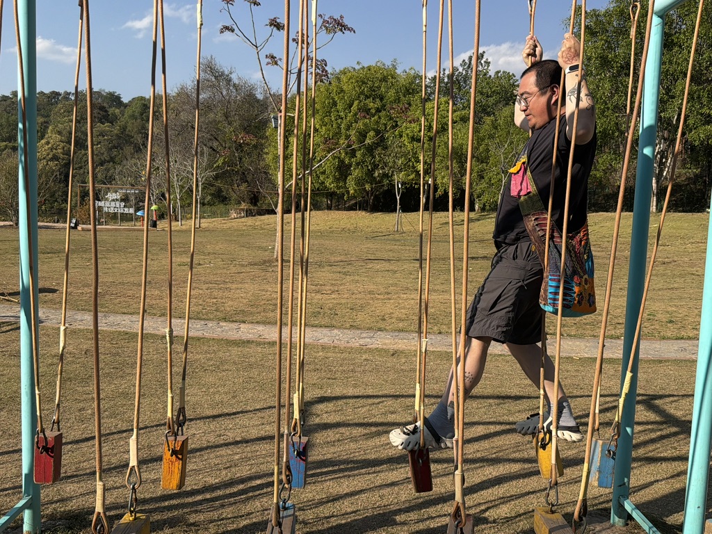 这个看起来简单,走起来可太难了